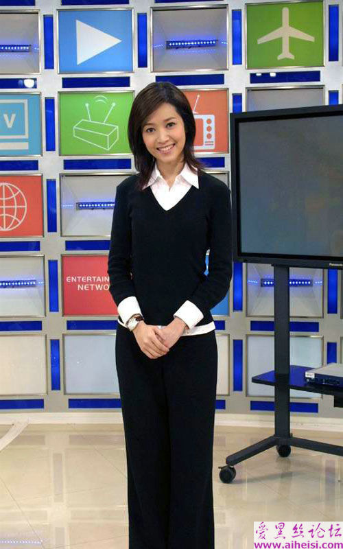 台湾第一美女主播侯佩岑写真图片