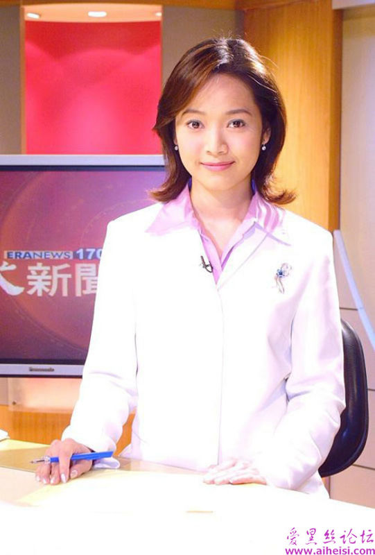 台湾第一美女主播侯佩岑写真图片