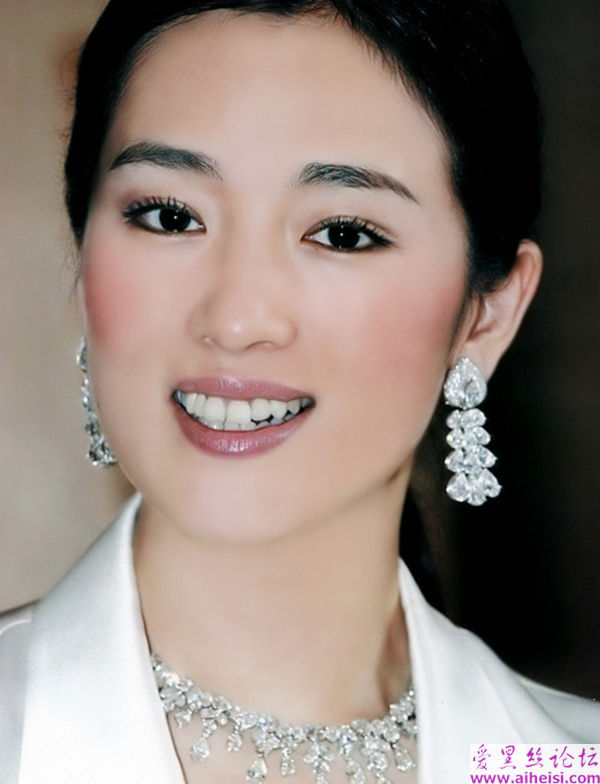 大陆女人味实足的女星-巩俐写真图片