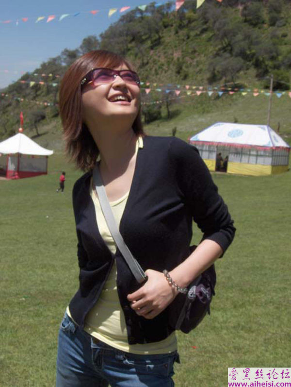 央视美女主持人谢颖颖组图