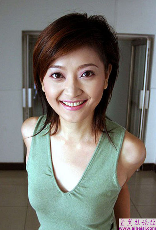 央视美女主持人谢颖颖组图