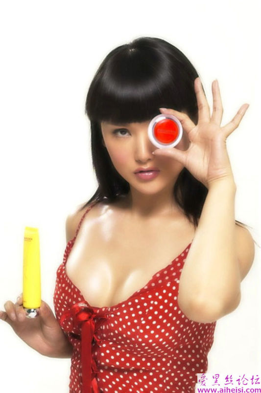 山东艺术学院毕业的明星杨欣图片写真