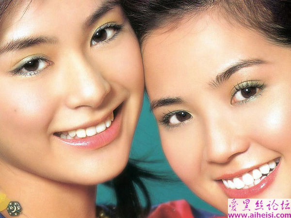 快乐天使Twins姐妹写真图片