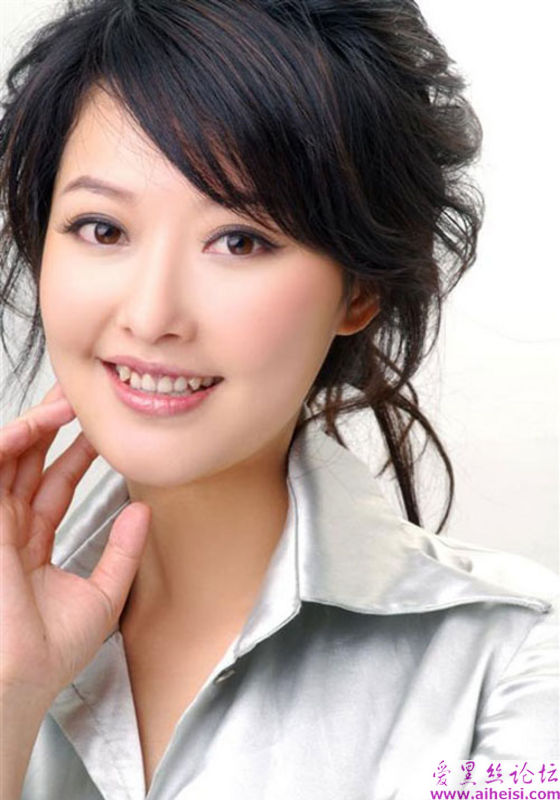 成都电视台的《导游》节目主持人施丹图片组