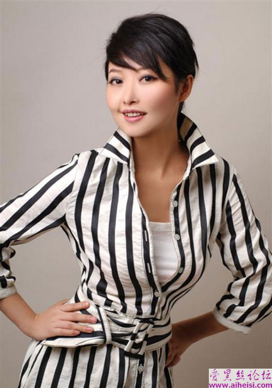 成都电视台的《导游》节目主持人施丹图片组