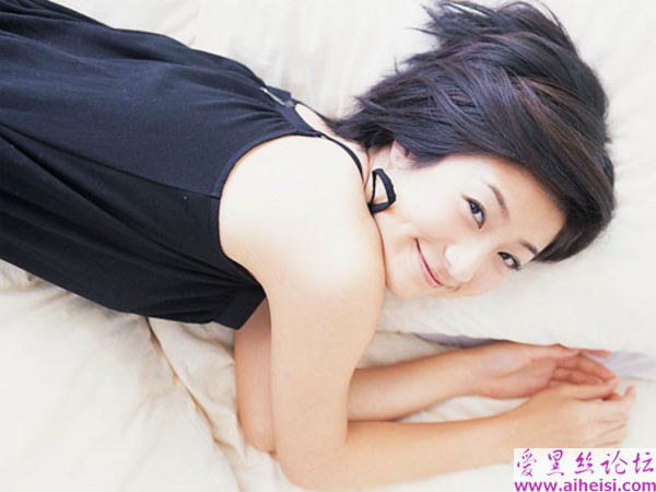 新家坡女星黄湘怡写真集