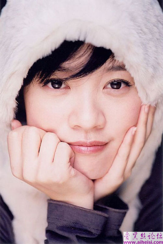 曾志伟女儿曾宝仪图片写真