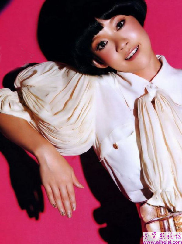 曾志伟女儿曾宝仪图片写真