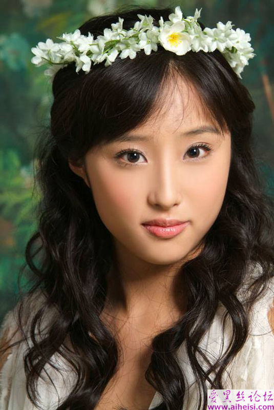 最新《红楼梦》女星李欣汝写真图