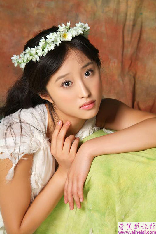 最新《红楼梦》女星李欣汝写真图