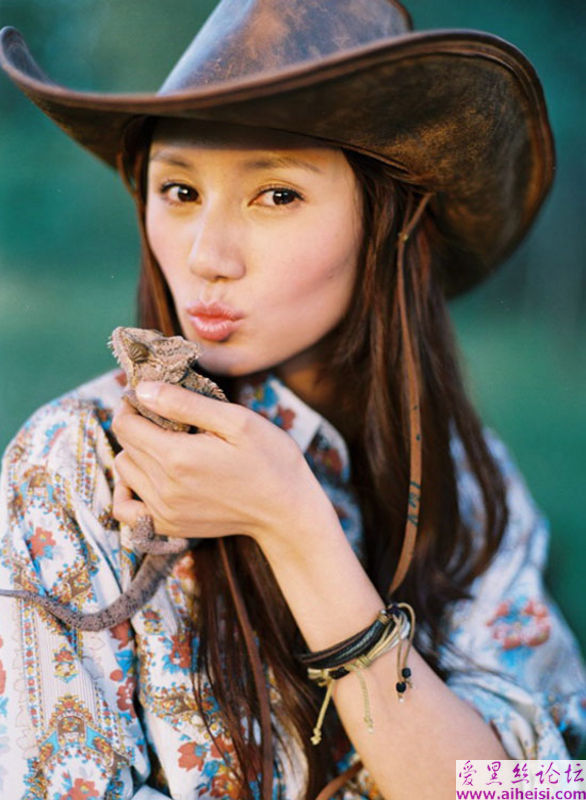 最新大片《集结号》女演员袁泉个人写真图片