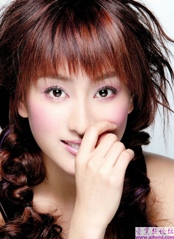 毕业于解放军艺术学院舞蹈系的美女明星马苏个人写真