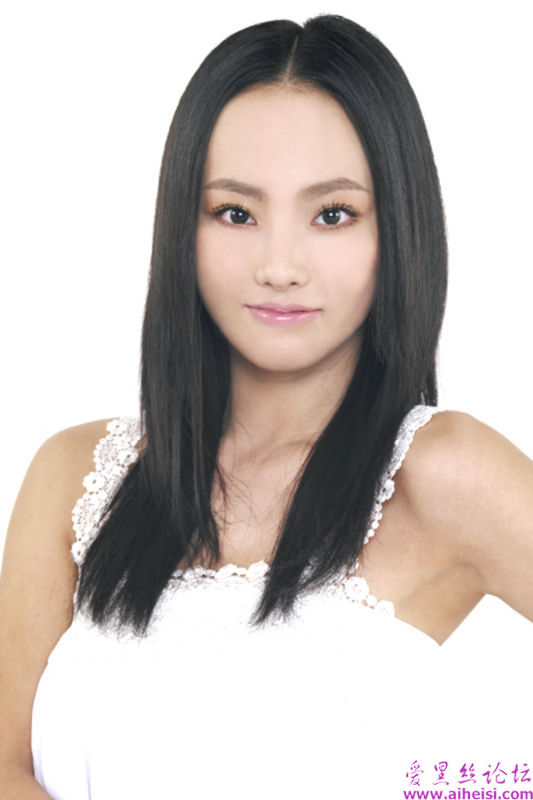 电影《一帘幽梦》主演，张嘉倪写真