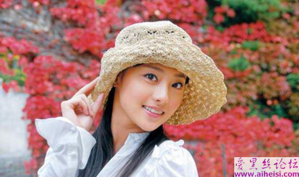电影《一帘幽梦》主演，张嘉倪写真