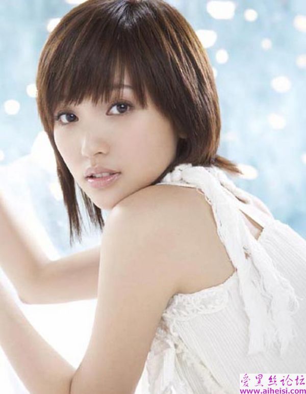 电影《命运呼叫转移》中的女主角金莎写真图片