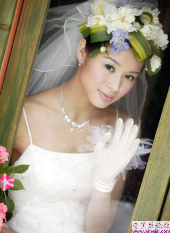 电影《野蛮奶奶大战戈师奶》中的杏儿个人写真图