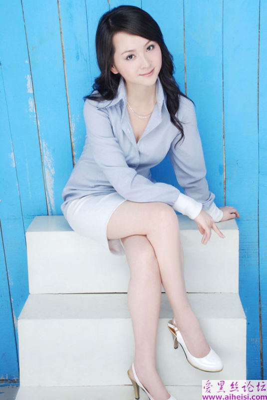 红楼选秀女星邓莎写真图片