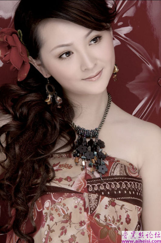 红楼选秀女星邓莎写真图片