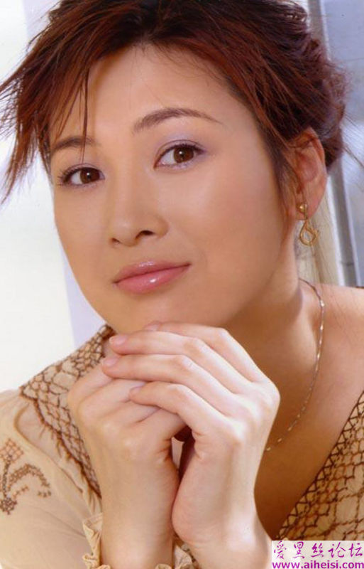 荣获观众喜爱的电视剧女演员奖童蕾图集