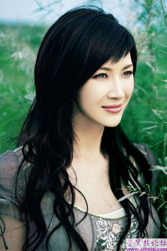 荣获观众喜爱的电视剧女演员奖童蕾图集