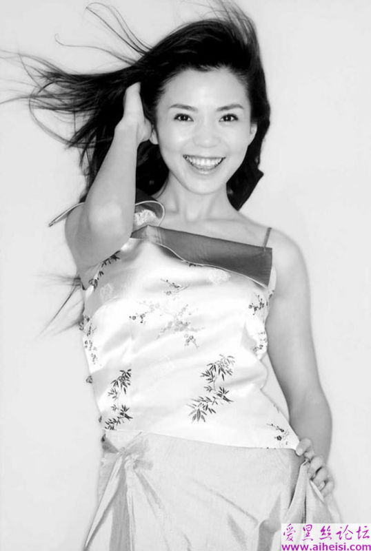 著名主持人朱迅写真图