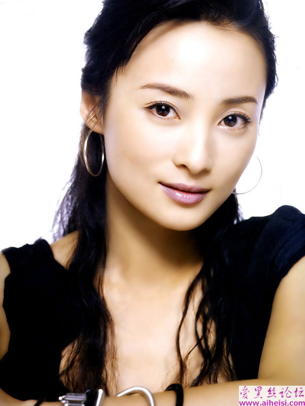 蒋勤勤-那个实在太性感的漂亮女人的高清晰图片