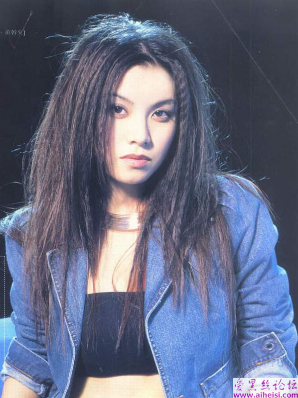 被誉为“港版藤原纪香”的廖碧儿写真图片