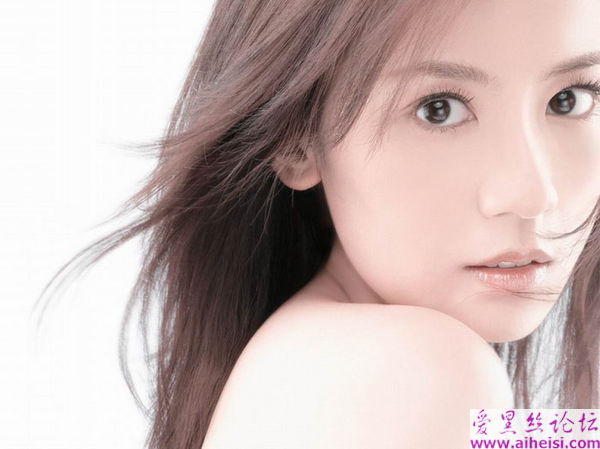 贾静雯的美胸内衣写真集