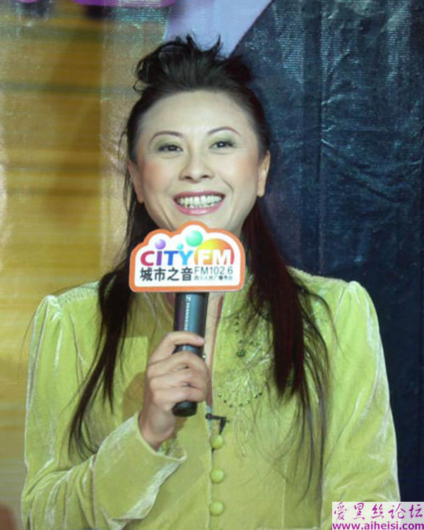 香港女星“十年女人香”之梁雁翎写真图