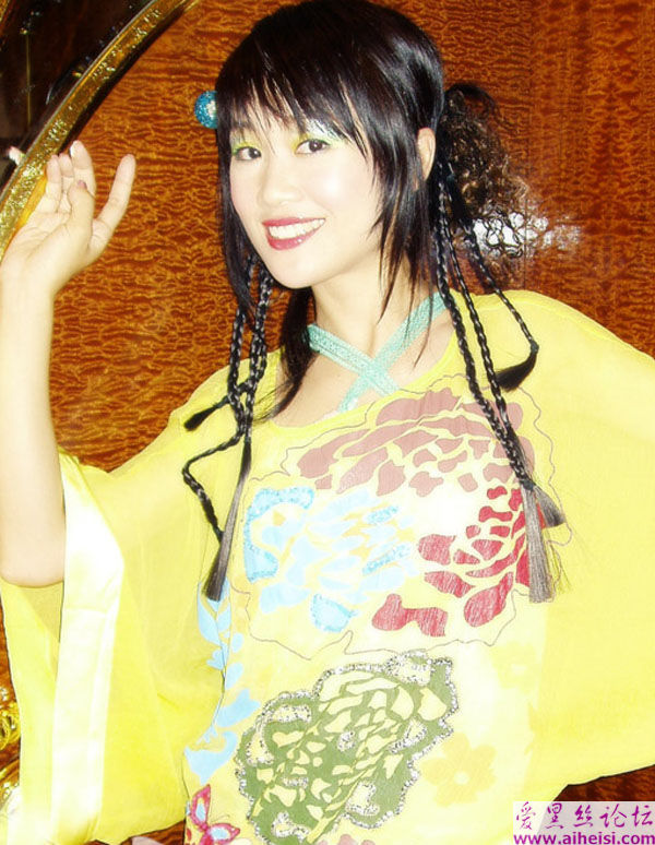 香港女演员梁小冰写真
