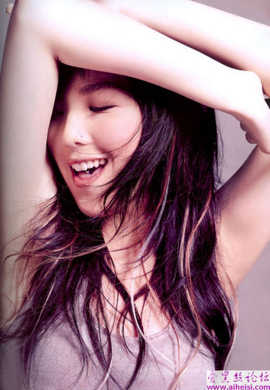 香港最受欢迎女歌手卫兰图片