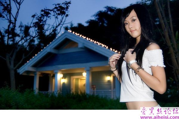 15岁性感小妹妹你喜欢吗