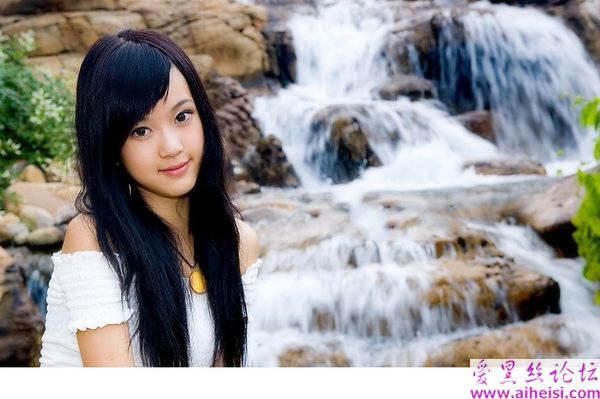 15岁性感小妹妹你喜欢吗