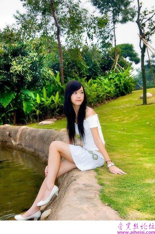 15岁性感小妹妹你喜欢吗