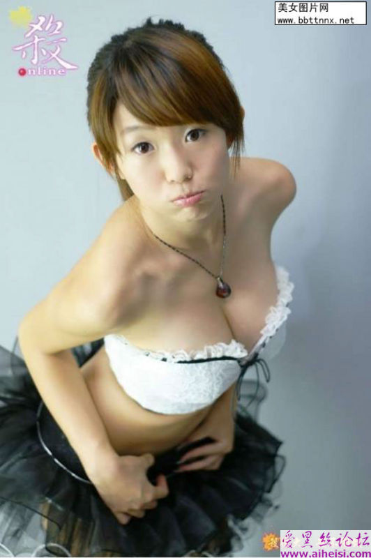 18岁台湾美少女写真