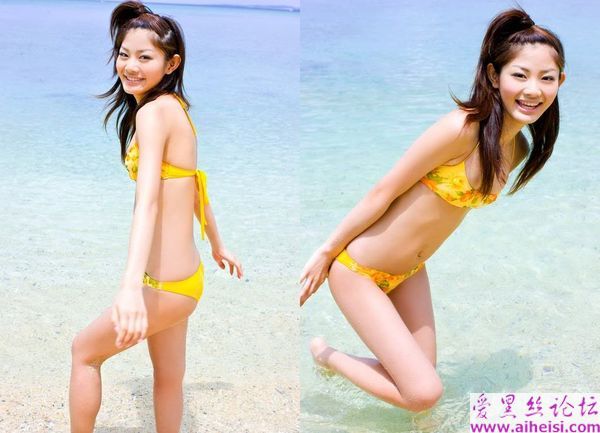 さとう里香不同颜色的泳衣秀