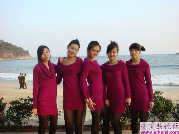 一群美女看的人心动