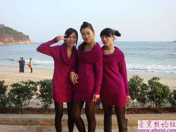 一群美女看的人心动