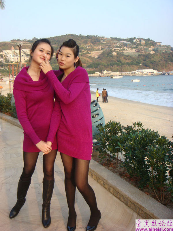 一群美女看的人心动