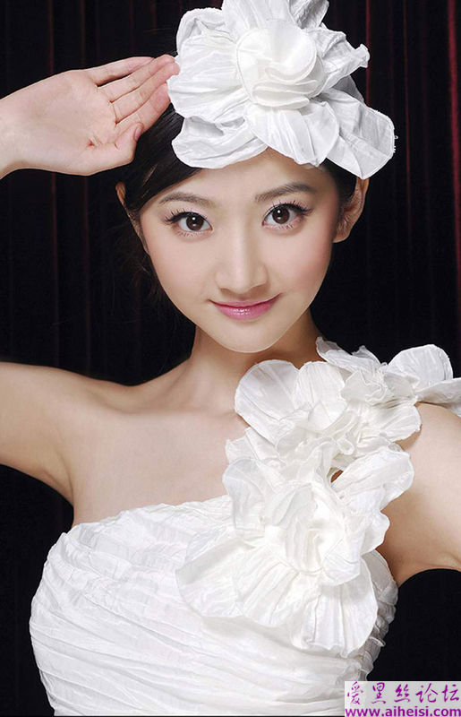 上海大都市里的美丽公主女孩