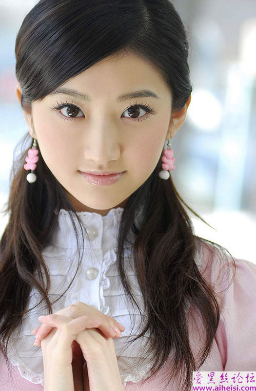 上海大都市里的美丽公主女孩