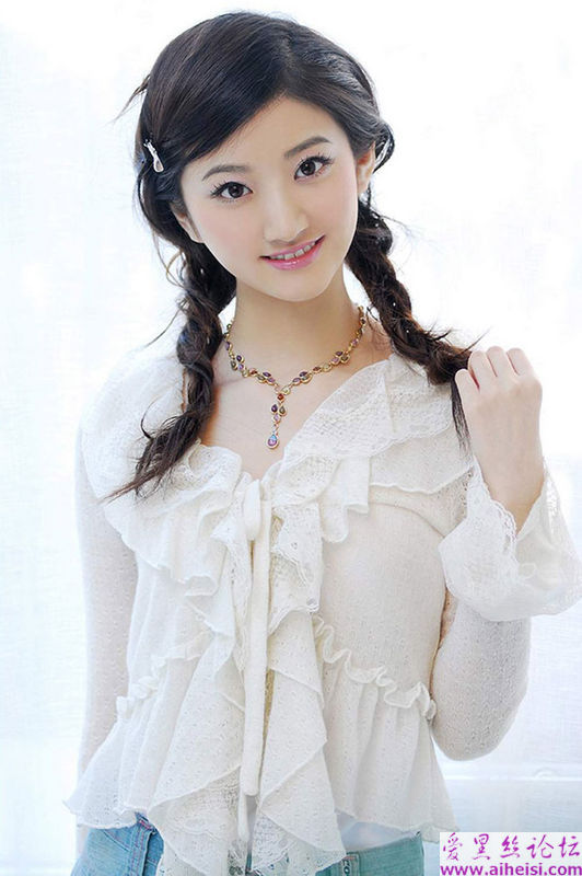 上海大都市里的美丽公主女孩