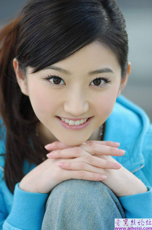 上海大都市里的美丽公主女孩