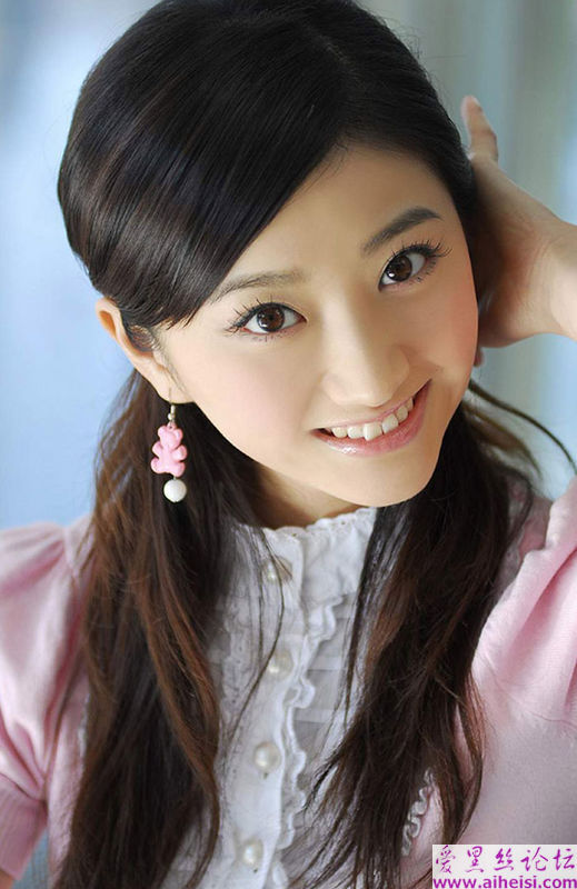 上海大都市里的美丽公主女孩