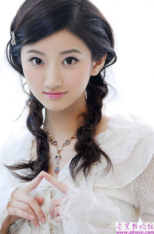上海大都市里的美丽公主女孩