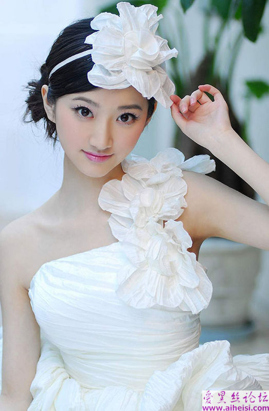 上海大都市里的美丽公主女孩