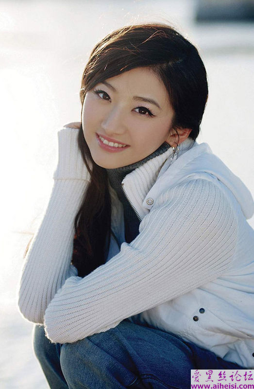 上海大都市里的美丽公主女孩