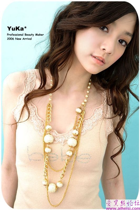上海女孩儿的服装展示美图
