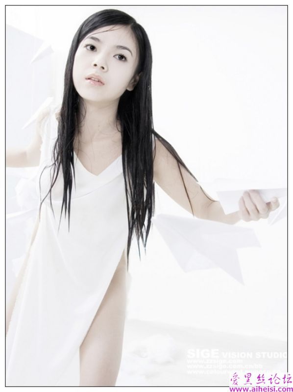 世界上最白嫩的女生
