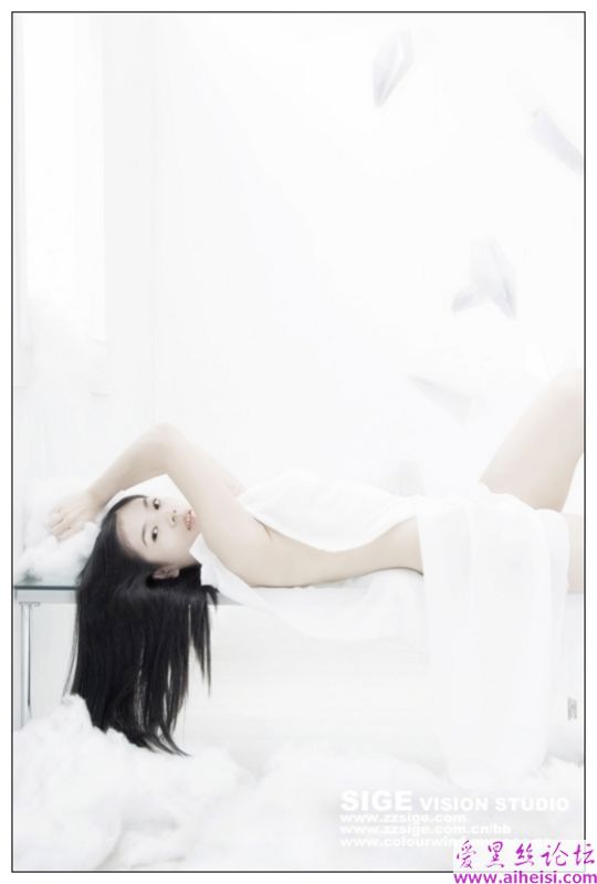 世界上最白嫩的女生
